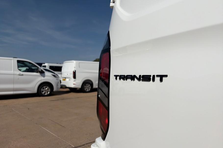 Used Ford TRANSIT CUSTOM RJ75YLD 28