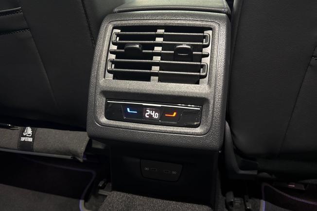 VOLKSWAGEN Golf Photo 28