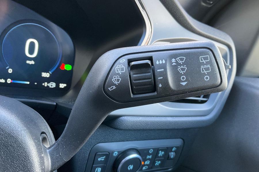 Ford KUGA Photo autoimg-c07cc0f6939208148e1f648bde66cefd18929dd5.jpg