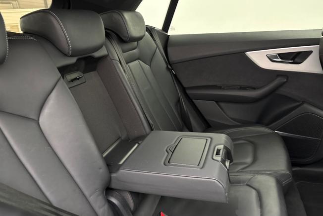 AUDI Q8 Photo 25