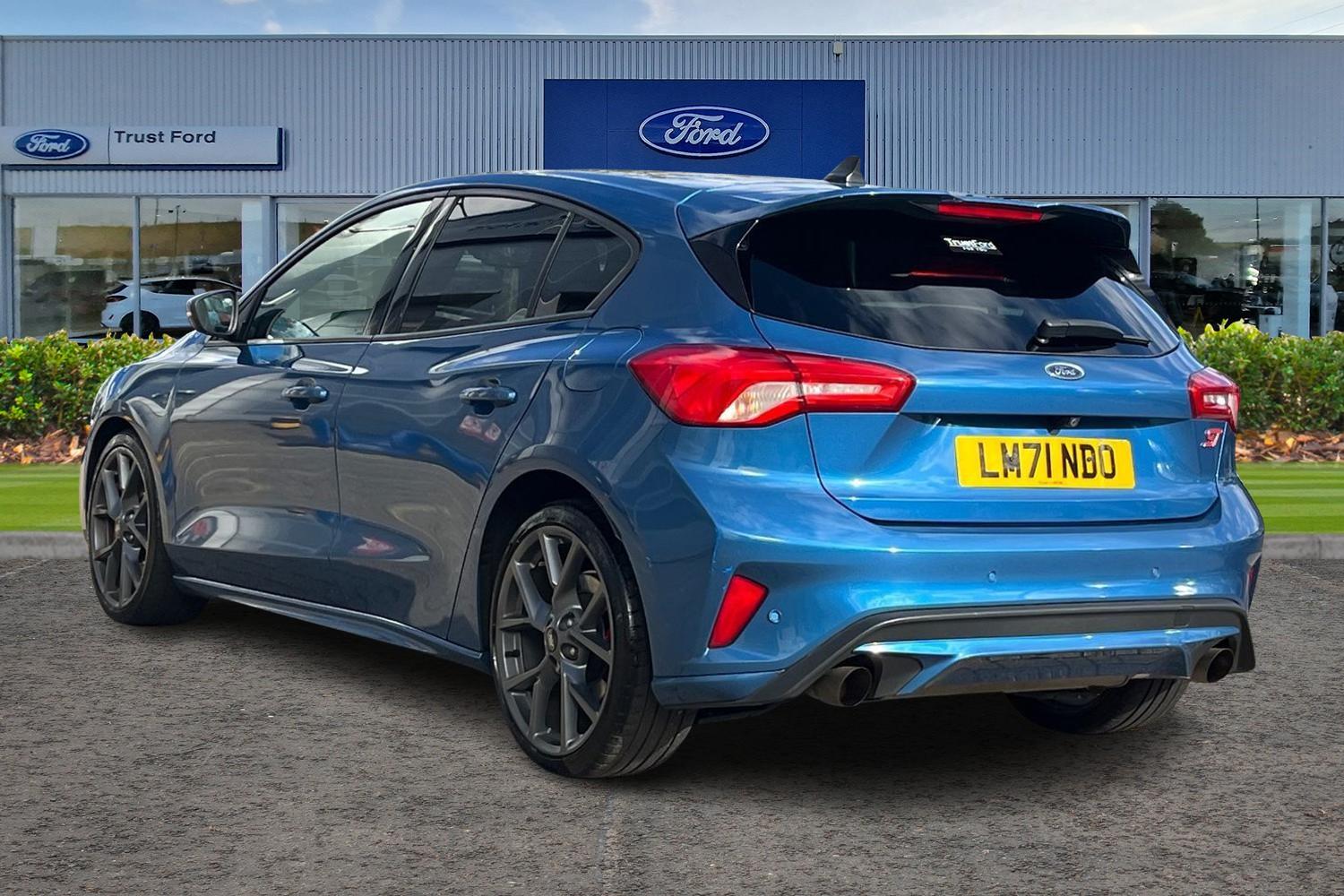 Ford FOCUS Photo 1