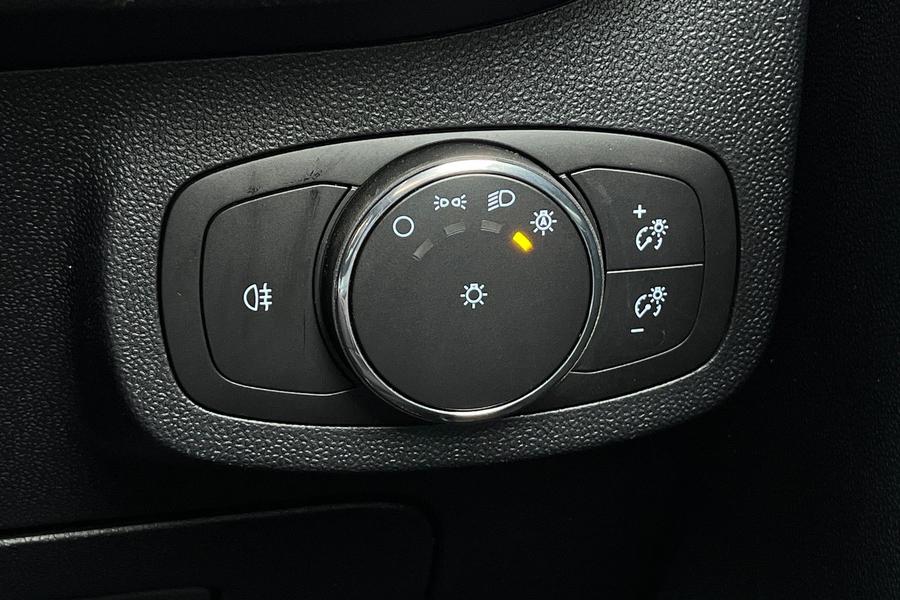 Ford Fiesta Photo autoimg-c081343323a273b9fce7cd49d79d304dbb0b48c0.jpg
