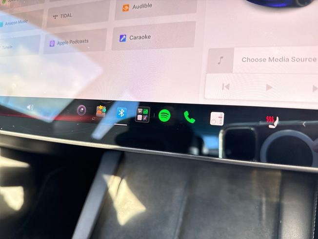 TESLA Model 3 Photo 14