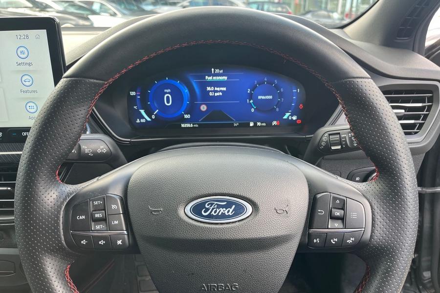 Ford FOCUS Photo autoimg-c085abbca5b87446216f1e3f572436356dae0f98.jpg