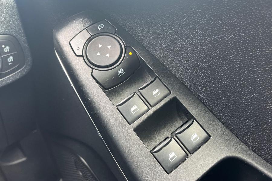Ford Fiesta Photo autoimg-c0880d7e7cdf696eac7d26e1c41e18403f19947b.jpg