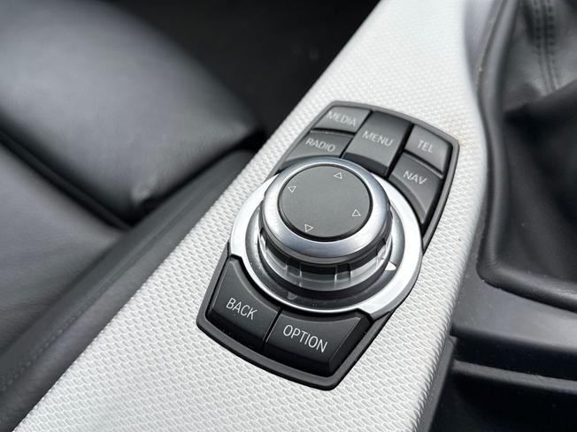BMW 3 Series Photo 35