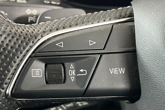 AUDI Q7 Photo 16
