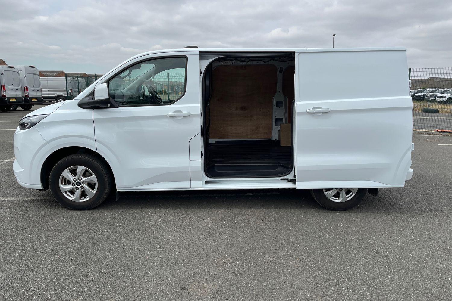 Ford TRANSIT CUSTOM Photo 4