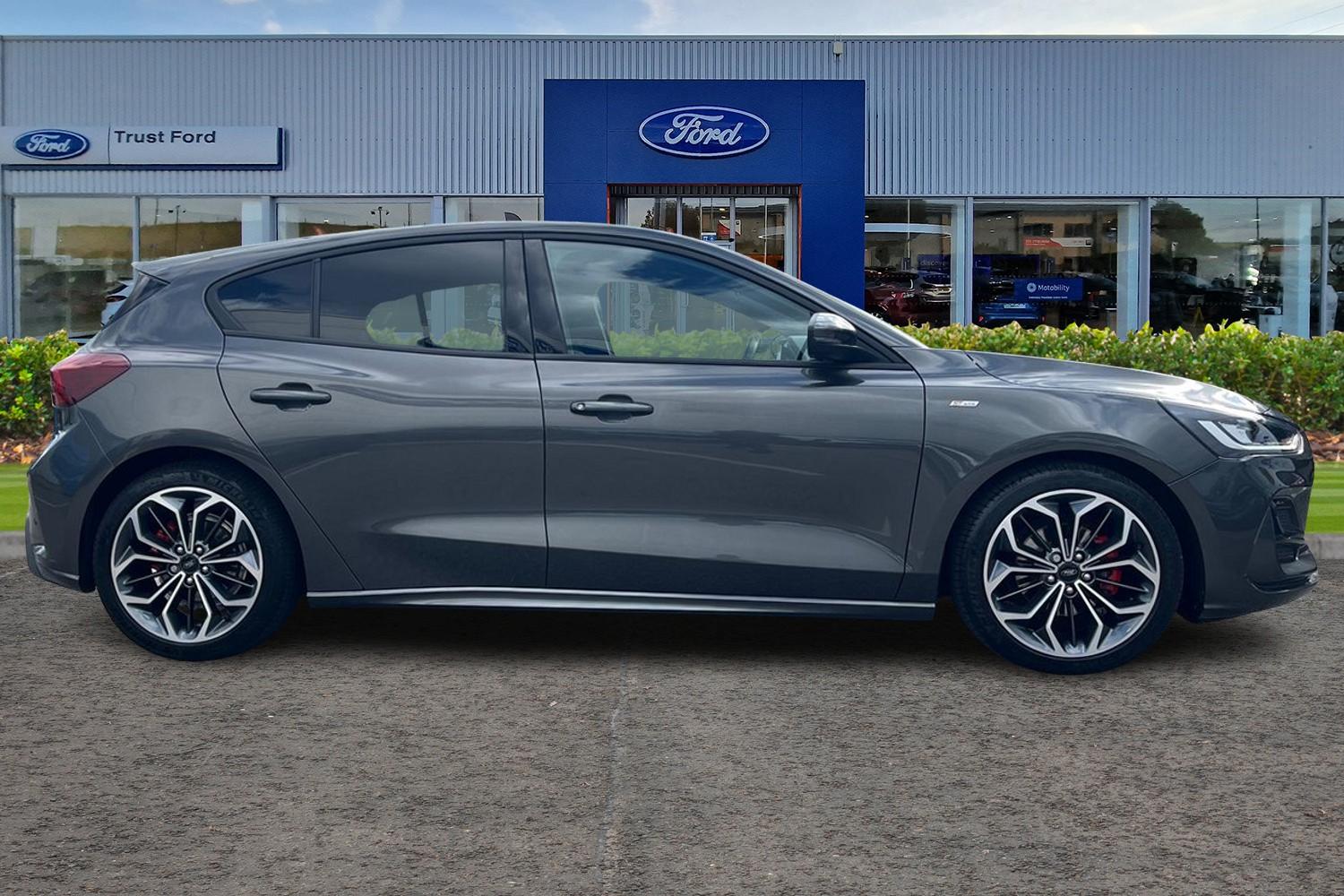 Ford FOCUS Photo 2