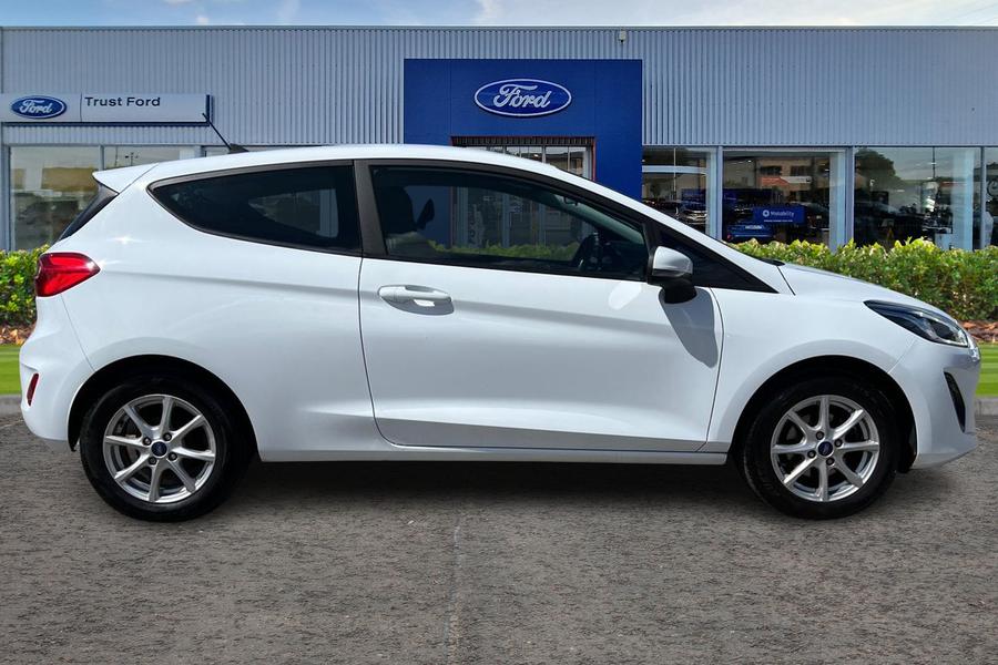 Ford FIESTA Photo autoimg-c090fb99584162c06a1500fde3bdbd0cfc765df6.jpg