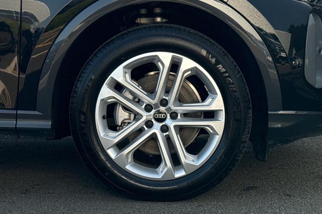 AUDI  Audi Q5 SUV Sport Photo 5