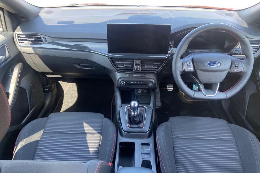 Ford FOCUS Photo autoimg-c092e08d7ed58a9a3653e36ac538ca1c6bcc1991.jpg