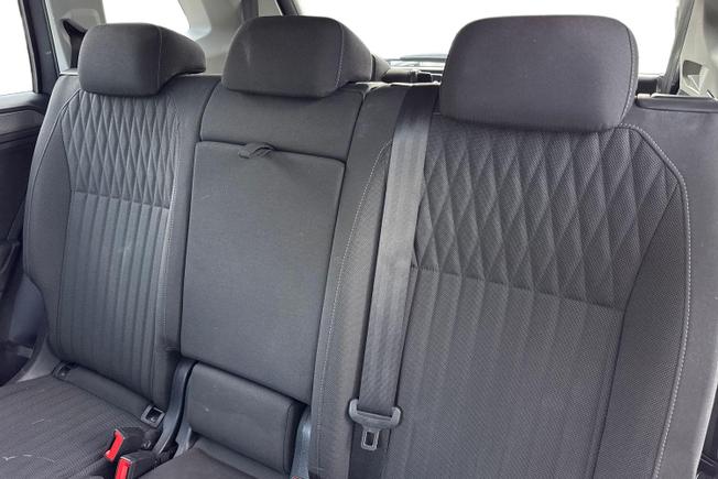 VOLKSWAGEN Tiguan Allspace Photo 9