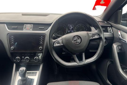 Skoda Octavia Photo autoimg-c0965055b6304ecce2496ba09cac623558494e3b.jpg