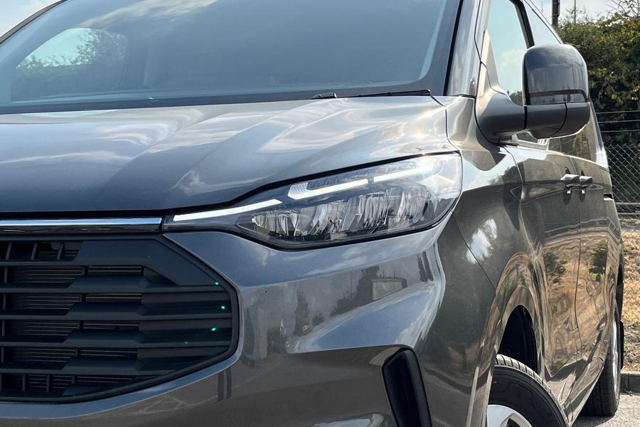 Ford TRANSIT CUSTOM Photo autoimg-c097907310bfc2f4635ea454fc00210af2871880.jpg