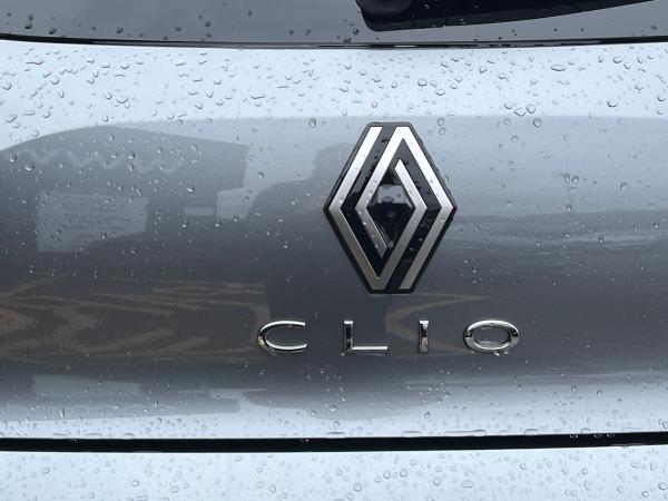 Renault Clio Photo autoimg-c097a4aa8e348087a7777514931cff585e35a7e8.jpg