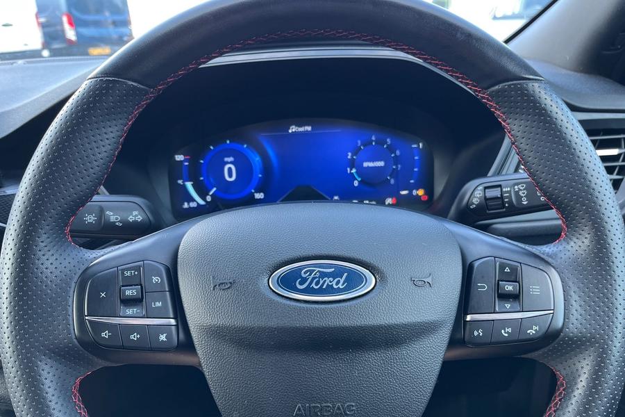 Ford KUGA Photo autoimg-c09a76a5190ddfad9a39af51a1d35f1ef7e43a1b.jpg