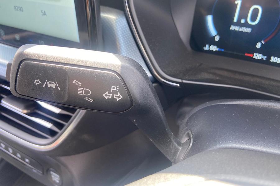 Ford FOCUS Photo autoimg-c09fee9700a7017f801ccf61f3d7bcee54f35b21.jpg