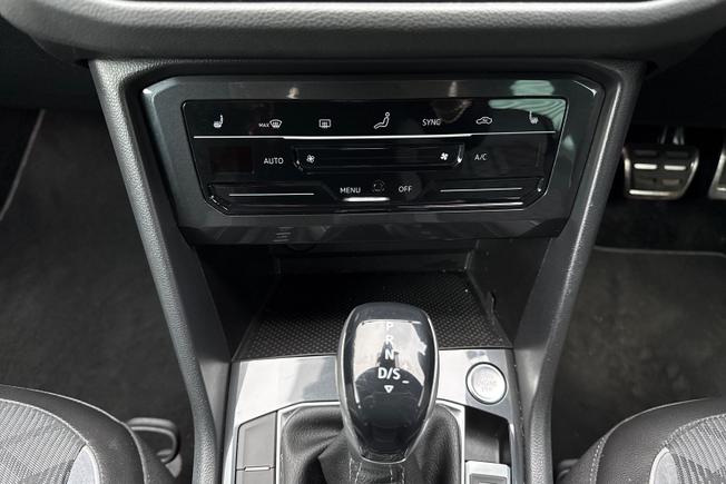 VOLKSWAGEN Tiguan Photo 22