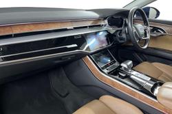 AUDI A8 Photo 2