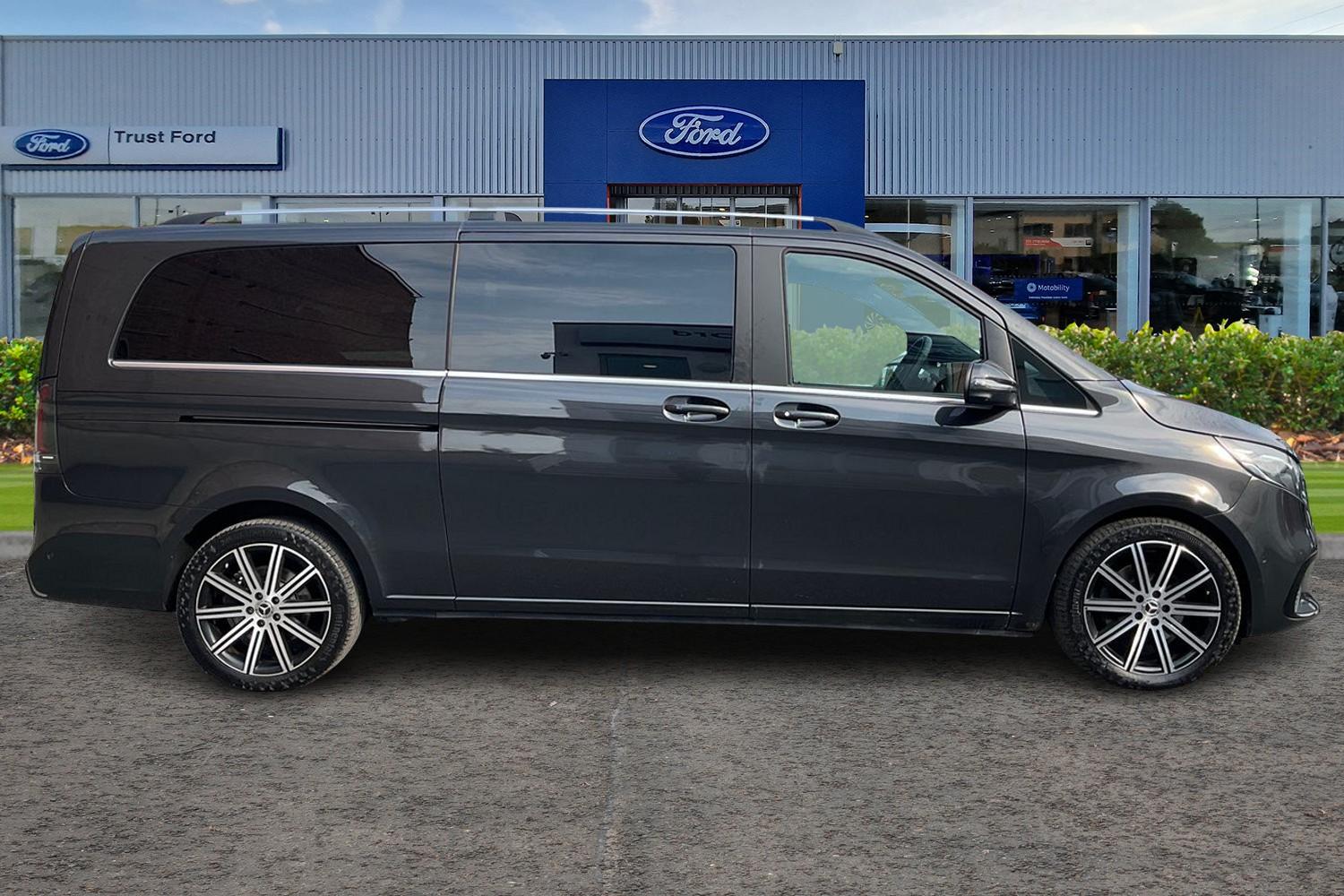 Mercedes-Benz V CLASS Photo 2