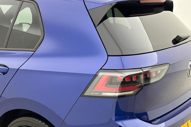 VOLKSWAGEN Golf Photo 18