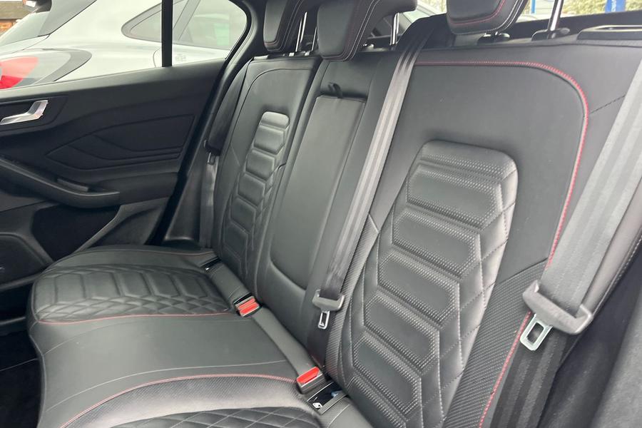 Ford FOCUS Photo autoimg-c0b8c40a461b4cb9ab92b836439fd32832517537.jpg