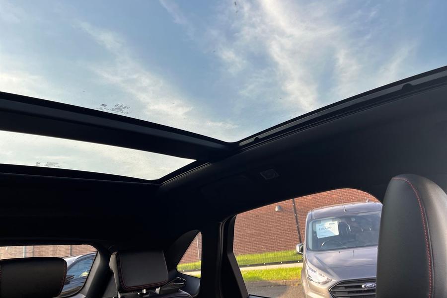 Ford KUGA Photo autoimg-c0bab127e81004c20f363ffd08a9188134213744.jpg