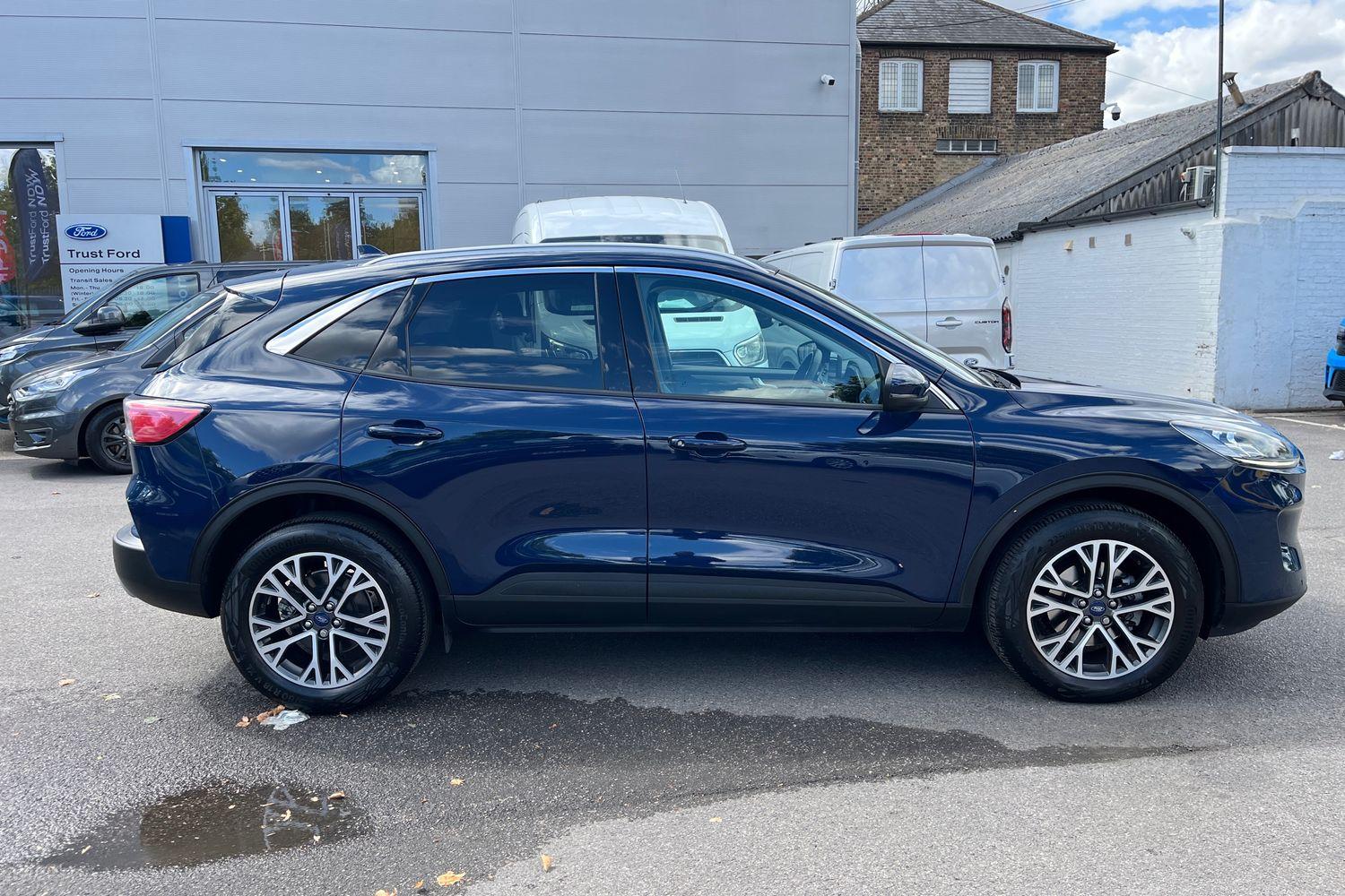 Ford KUGA Photo 36