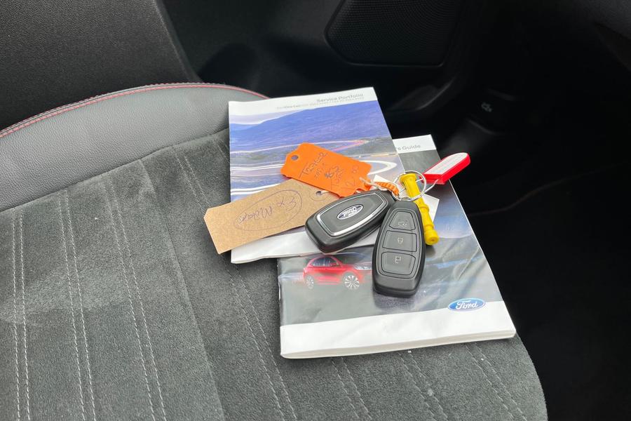 Ford KUGA Photo autoimg-c0c0d00d162b4b70df2152033fbbe13b7023171f.jpg
