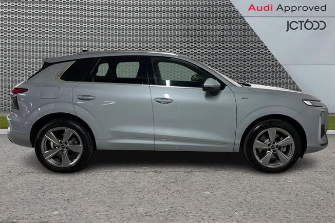AUDI Q3 Photo 4