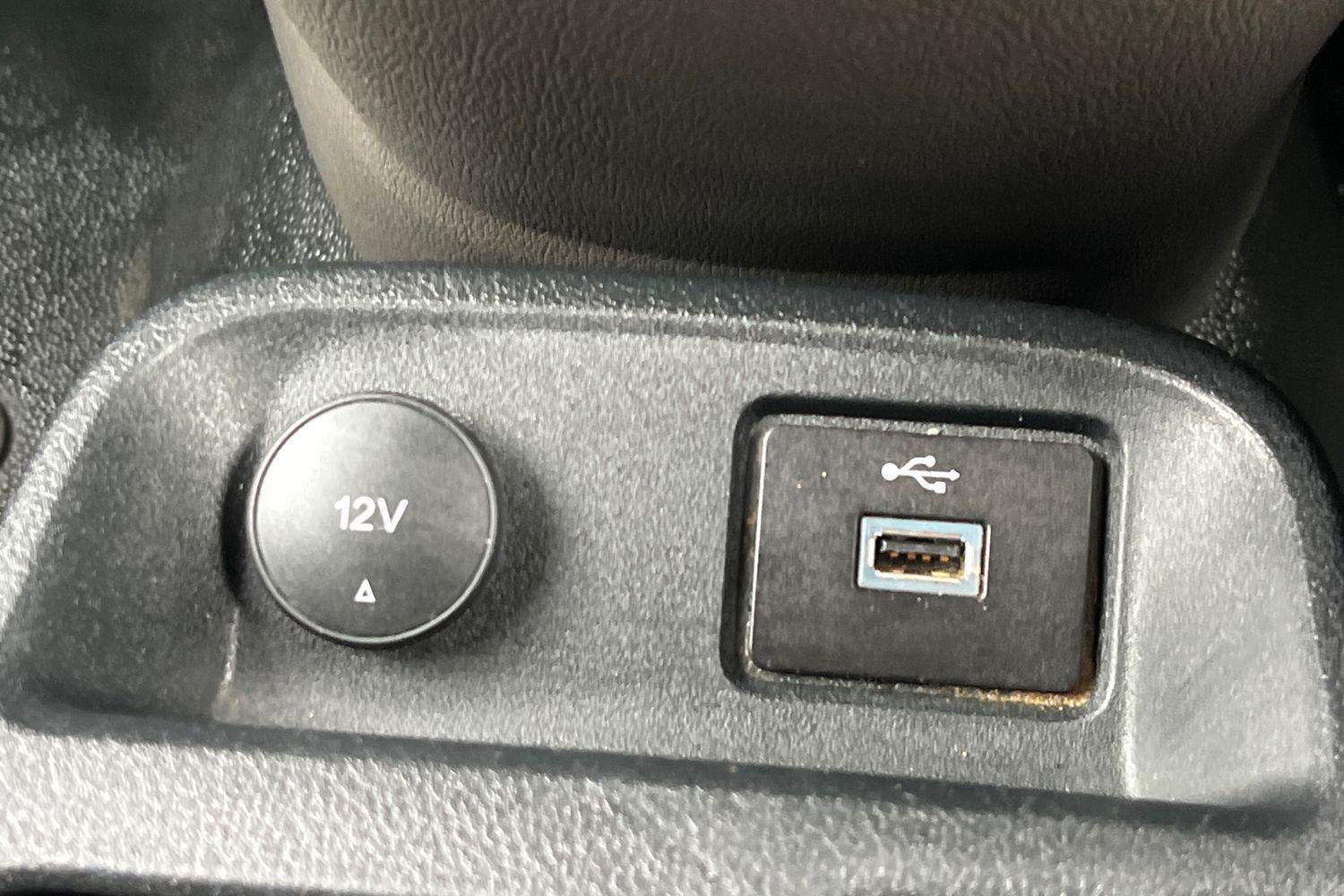 Ford TRANSIT CONNECT Photo 14
