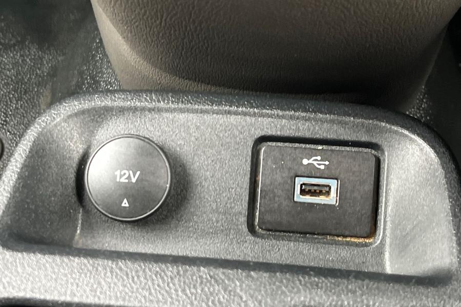 Ford TRANSIT CONNECT Photo autoimg-c0c3da81c6a17e3f74d1b8b40ea1400115082c8d.jpg