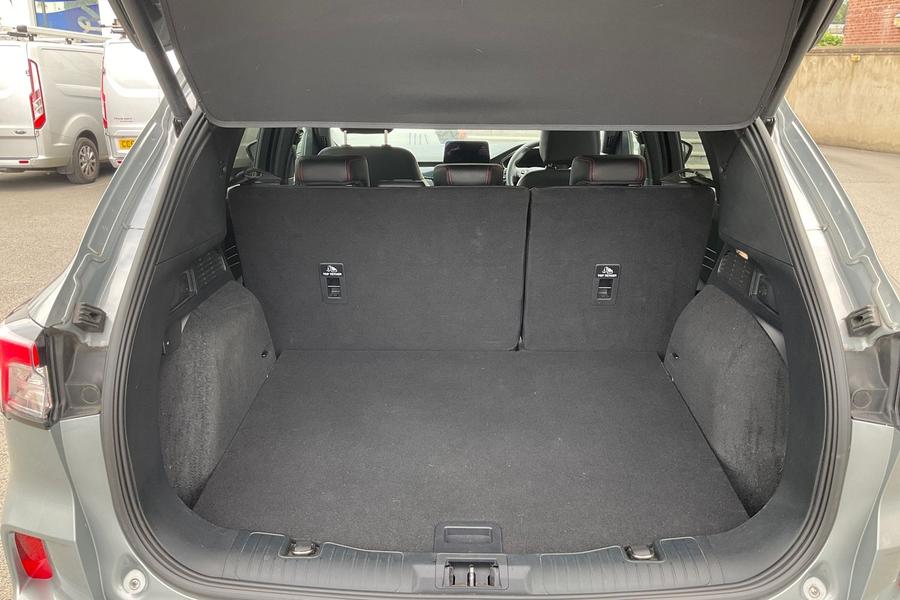 Ford Kuga Photo autoimg-c0c5dab9bfdc926f9f12ffcd527670cc7b166f77.jpg