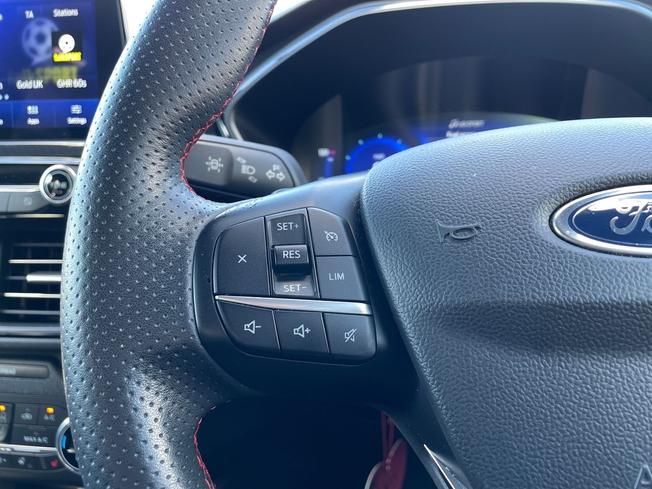 FORD Kuga Photo 16