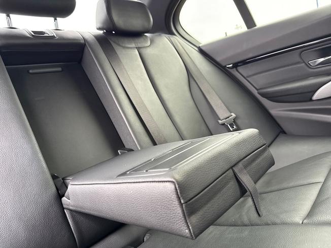 BMW 3 Series Photo 24
