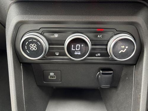 Dacia SANDERO Photo autoimg-c0d95865f7093c1bfecd0829cc7cd5af72e917c7.jpg