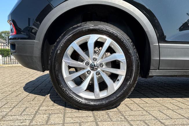 VOLKSWAGEN T-Roc Photo 5