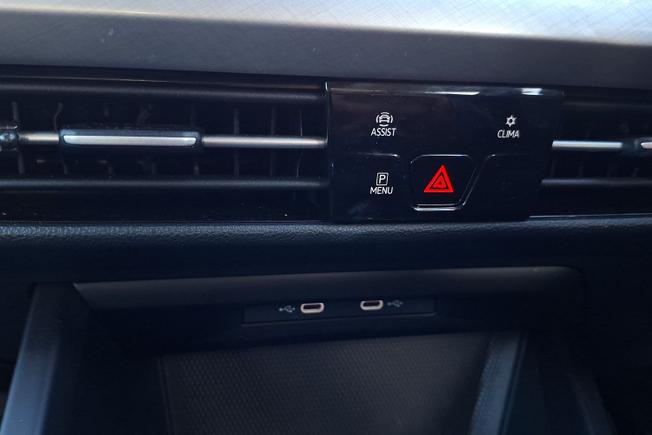VOLKSWAGEN Golf Photo 24