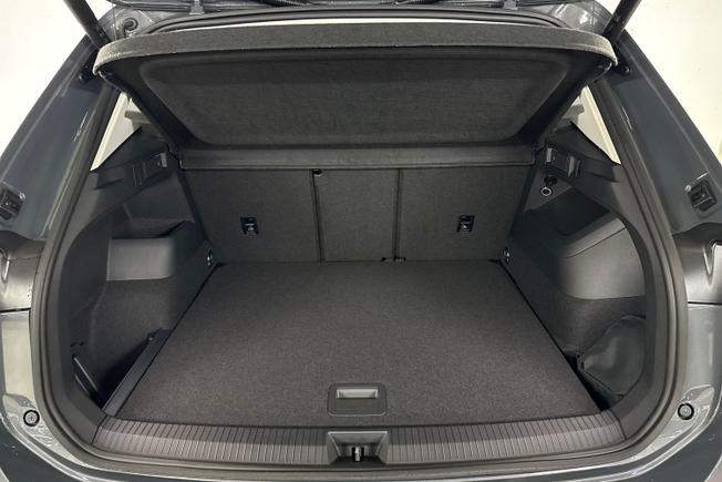 VOLKSWAGEN Tiguan Photo 12