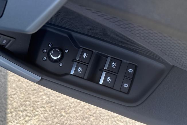 AUDI  S3 Saloon Photo 46