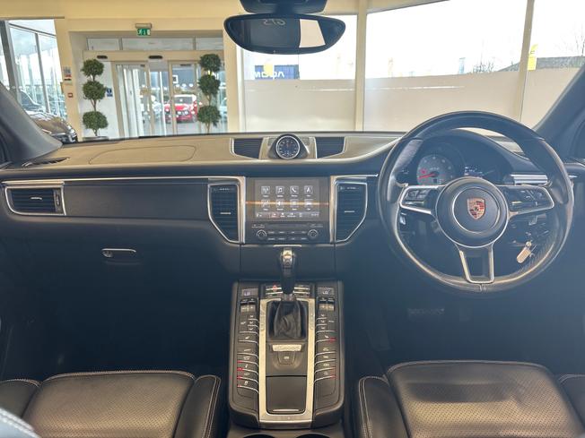 PORSCHE Macan Photo 27