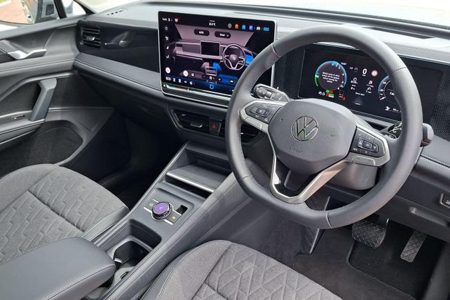 VOLKSWAGEN Tiguan Photo 6