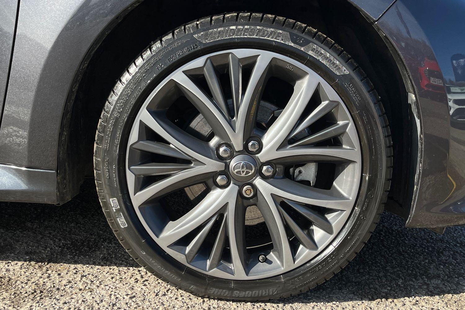 Toyota YARIS Photo 7