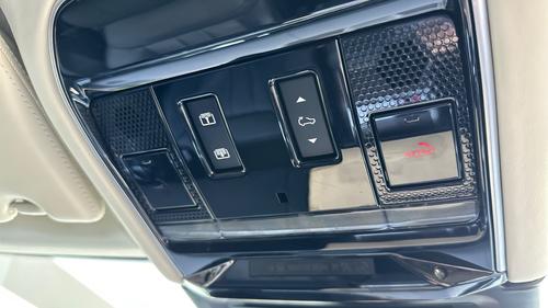 Land Rover Range Rover Photo autoimg-c0e8e7b9b1c4d7e4eb3aa3aa9f7543e067599cb7.jpg