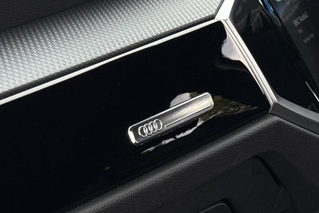 AUDI Q3 Photo 45