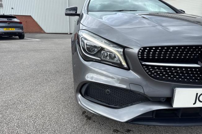 MERCEDES-BENZ CLA Class Photo 19