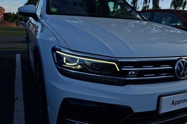 VOLKSWAGEN Tiguan Photo 19