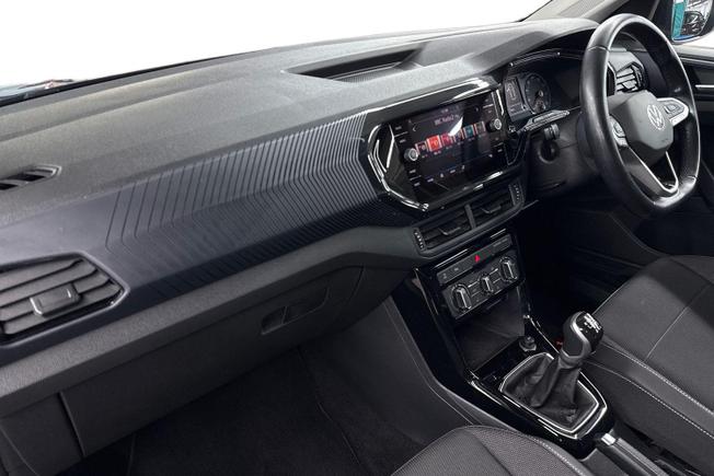 Volkswagen T-Cross Photo 2