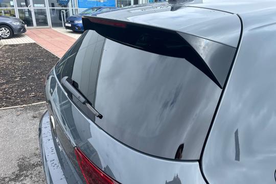 Volkswagen Golf Photo autoimg-c0ef43badb4a88d78118ebb0b27db26d6ca025f4.jpg